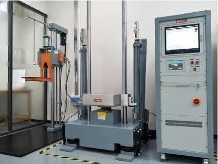 جهاز اختبار تأثير الصدمات الميكانيكية