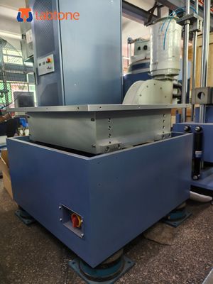 طاولة هزاز ميكانيكية لاختبار اهتزاز المكونات الإلكترونية مع نطاق تردد 5-80 هرتز وحمولة قصوى 50 كجم