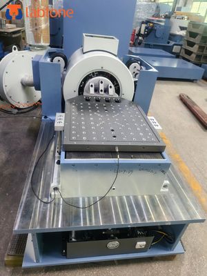 طاولة هزاز ثلاثية المحاور نظام اختبار الاهتزاز لاختبار البطارية متوافق مع IEC62133